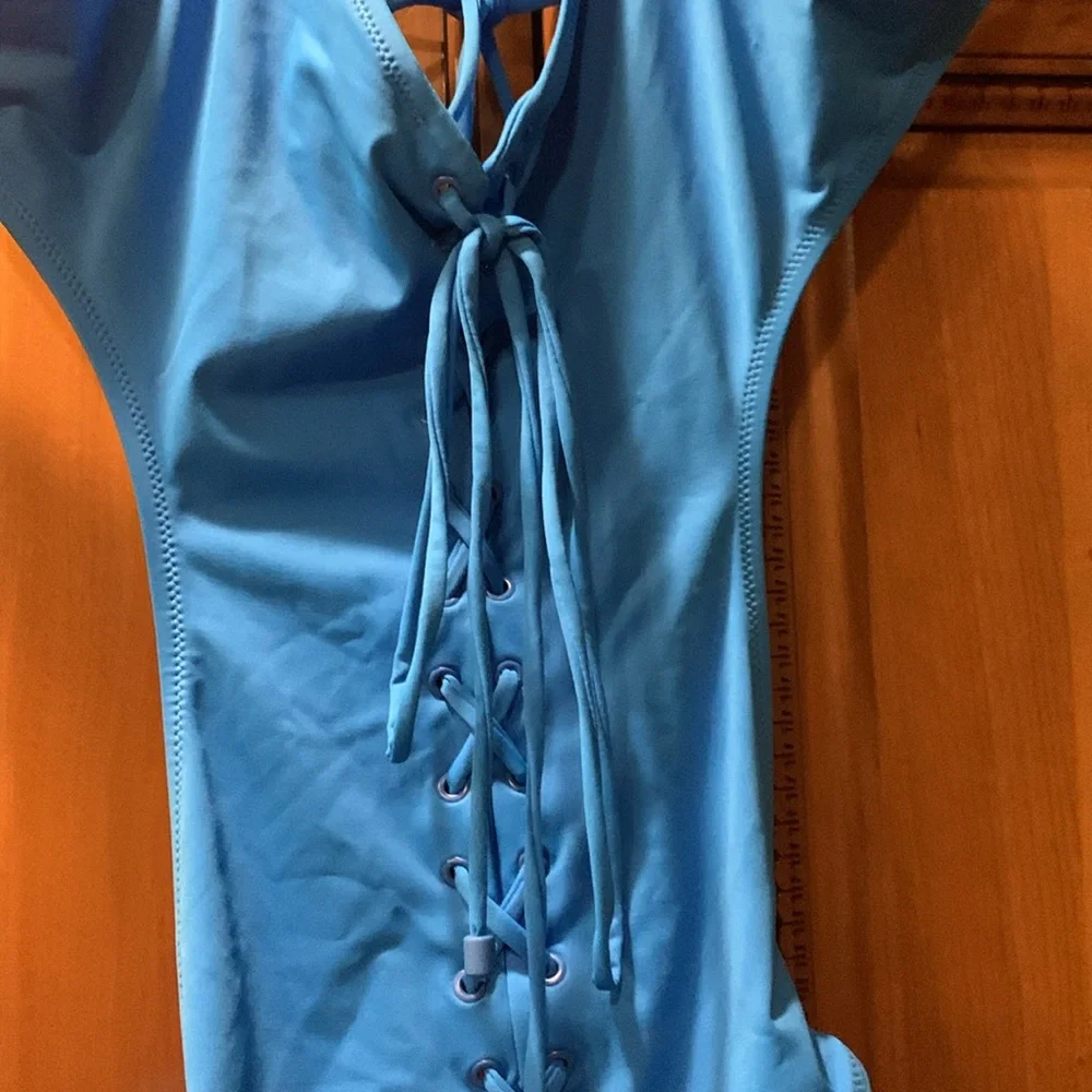 NWOT SKIMS Signature LaceUp Monokini Turquoise Kim Kardashian Swimsuit Size M